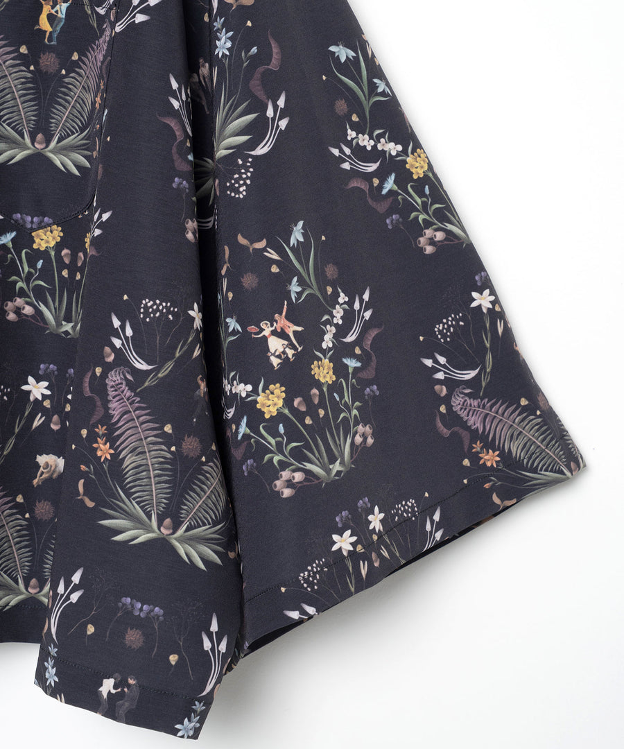 BSD26SS-16 Dance In The Garden Cape Shirt BLACK