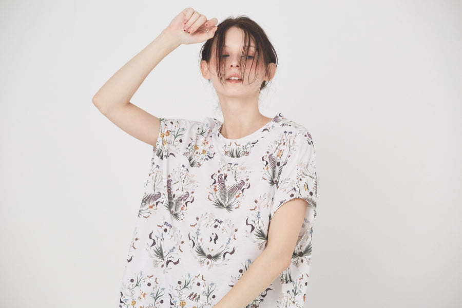 BSD26SS-18 Dance In The Garden Tee NATURAL