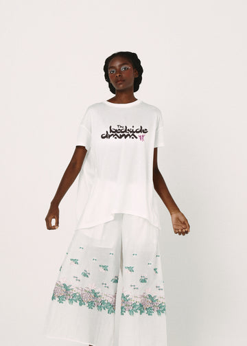 BSD26SS-25B BEDSIDE SISTERS Flare T-Shirt WH