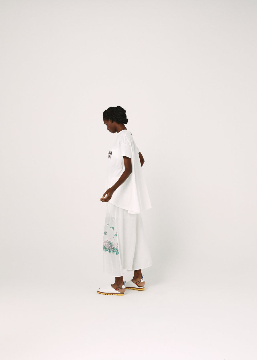 BSD26SS-25B BEDSIDE SISTERS Flare T-Shirt WH