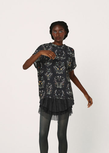 BSD26SS-18 Dance In The Garden Tee BLACK