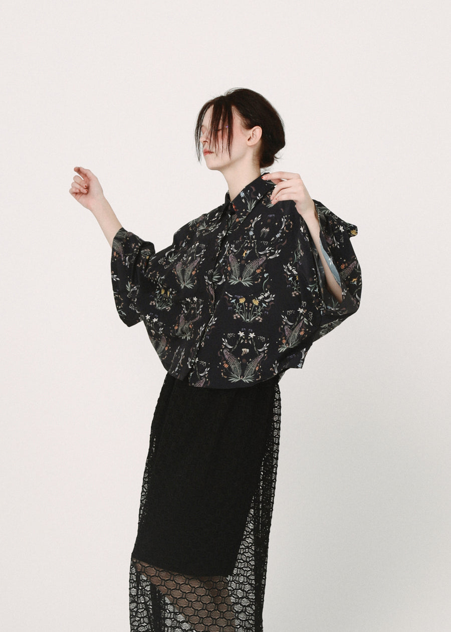 BSD26SS-16 Dance In The Garden Cape Shirt BLACK
