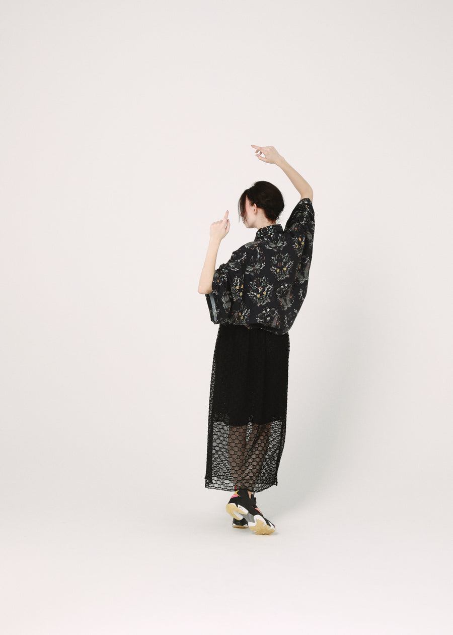 BSD26SS-16 Dance In The Garden Cape Shirt BLACK